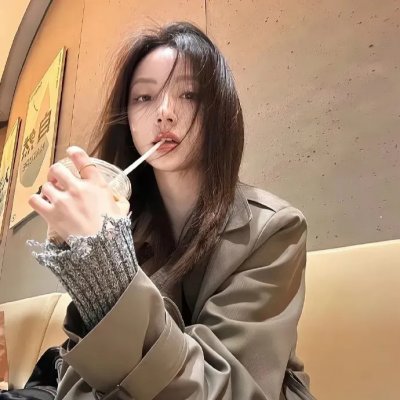 她房间里的云